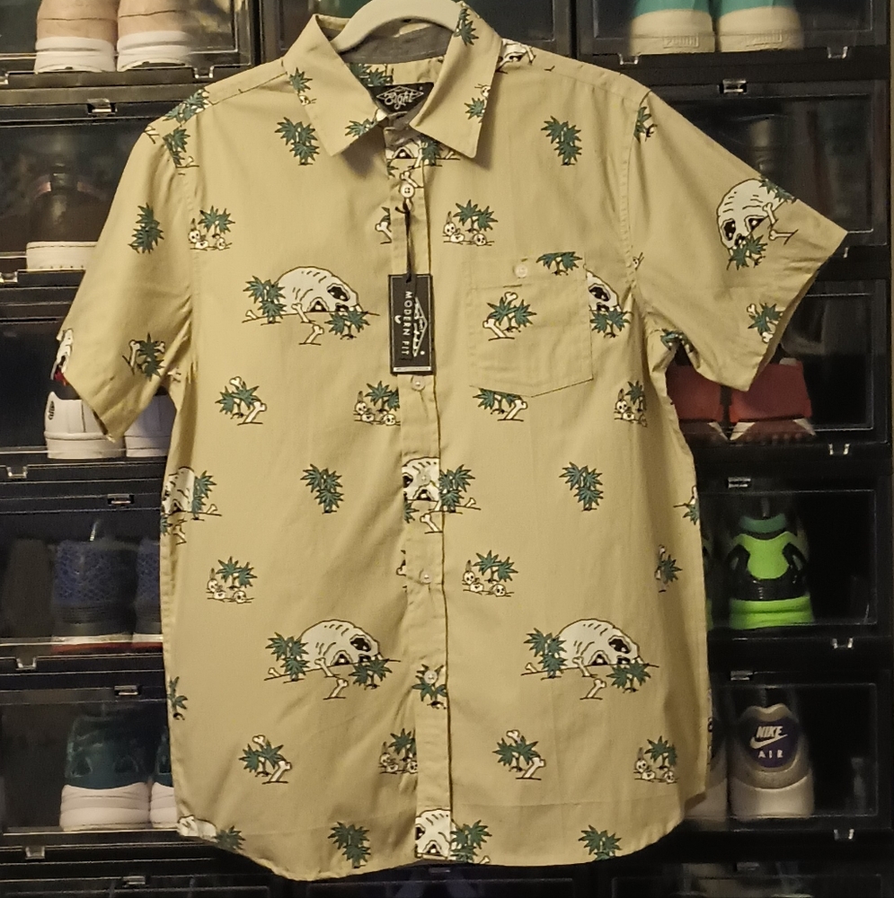 NWOT Eighty Eight Men Dress Shirt